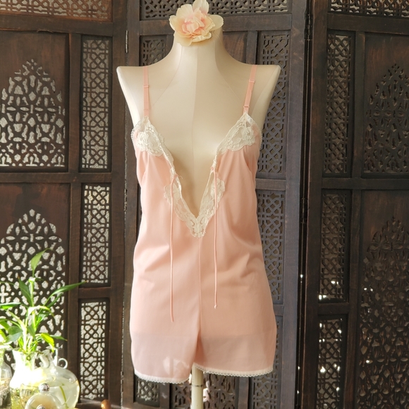 Pink w white lace vintage lingerie sleep romper - Picture 2 of 16